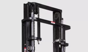 Фото 8 - Штабелер электрический самоходный EP Equipment ES20-20RAS PROFESSIONAL (LI-ION, 3F550, с платформой и поручнями).